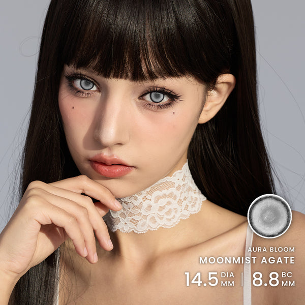 Model wearing : 14.5 mm Enlarging yearly cosplay lenses, for grey-eyed characters