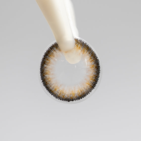 Shop G&G A21 Monthly lenses for a classic, dolly circle lens look