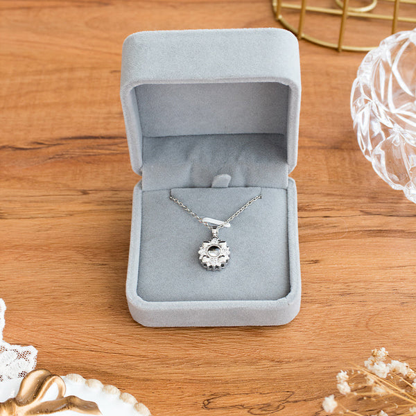 I Love You In 100 Languages Projection Necklace (Silver)