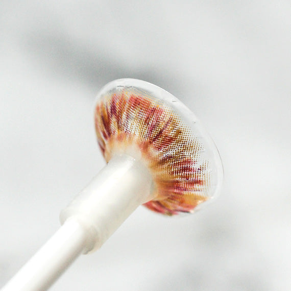 Princess Pinky Mojo Pink Color Contact Lens on inserter