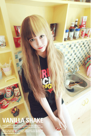 Perruque Premium Vanilla Shake Petit Cheveux Bouclés Doux (Blond &amp; Brun) 